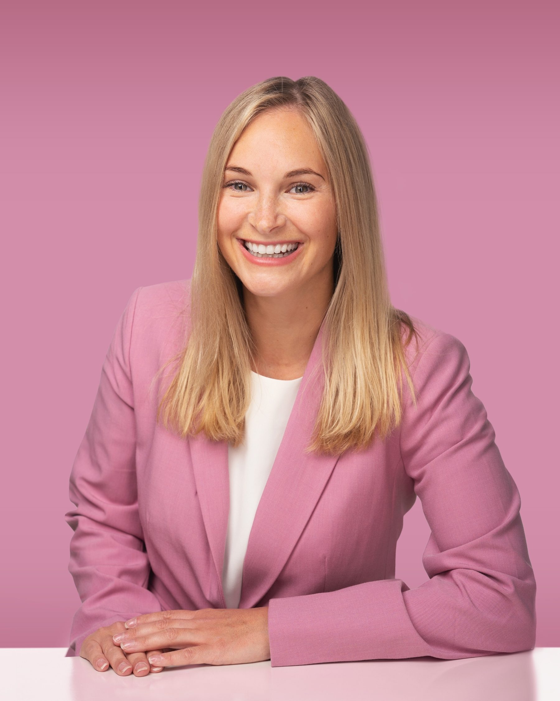 personal brand photography example with pink 45 pink personal branding photography with color